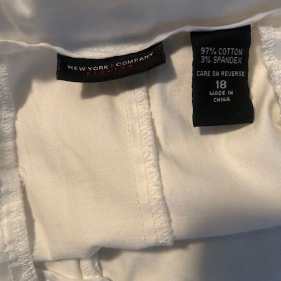 New York & Company White pencil skirt, size 18 - Picture 4 of 4